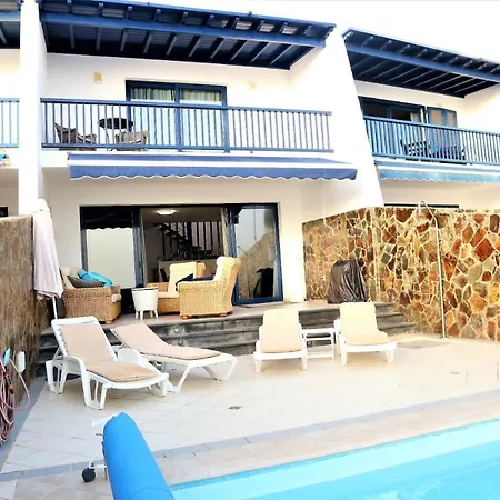 In Sleeps 6 With Pool And Air Con 빌라 *
