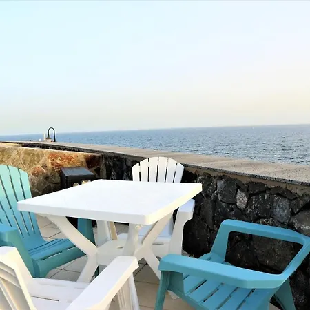 In Sleeps 6 With Pool And Air Con 푸에르토카레로