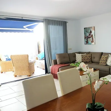 In Sleeps 6 With Pool And Air Con 빌라 *