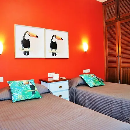 In Sleeps 6 With Pool And Air Con 빌라 *